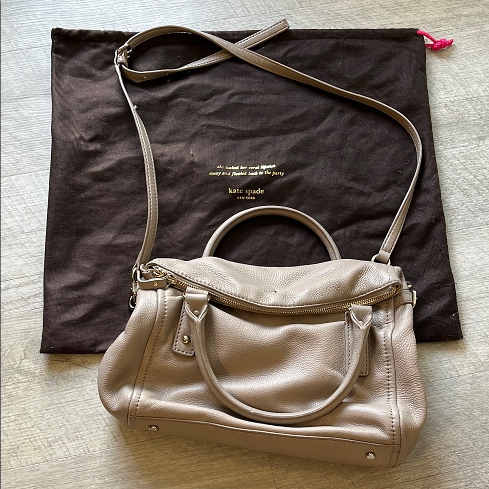 Kate Spade Tan Bag with handles and removable shoulder strap